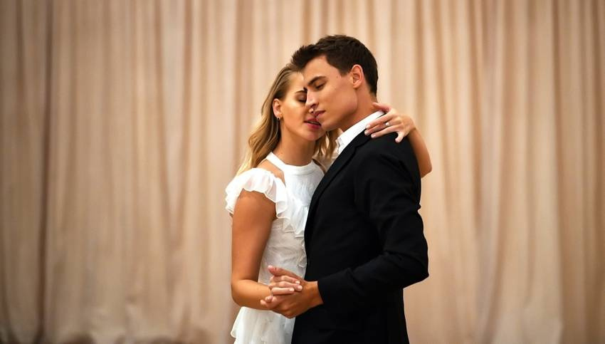 Unchained Melody (wersja 1) - Uwierz w ducha -  Kurs Tańca